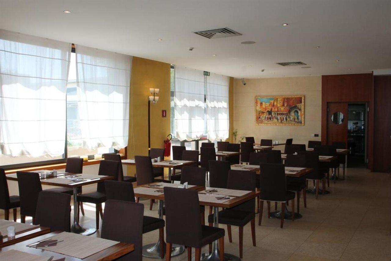 Mh Hotel Piacenza Fiera Екстериор снимка
