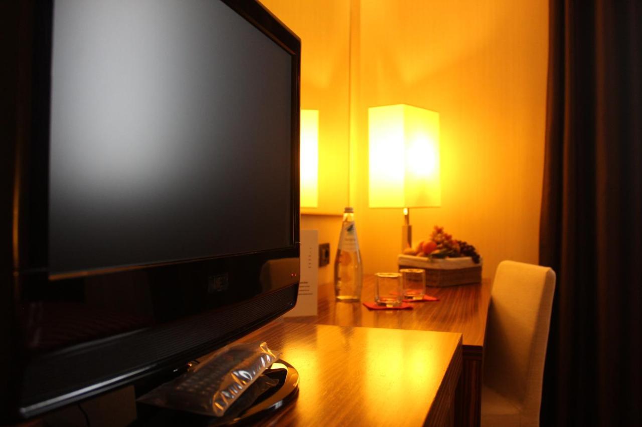 Mh Hotel Piacenza Fiera Екстериор снимка