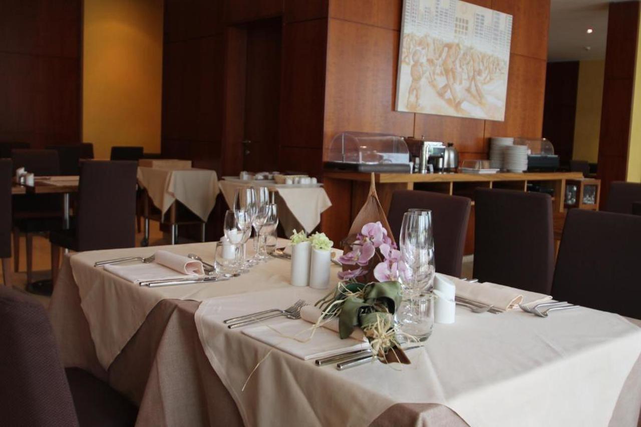 Mh Hotel Piacenza Fiera Екстериор снимка