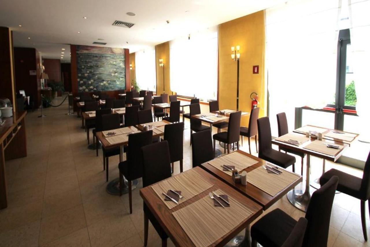 Mh Hotel Piacenza Fiera Екстериор снимка