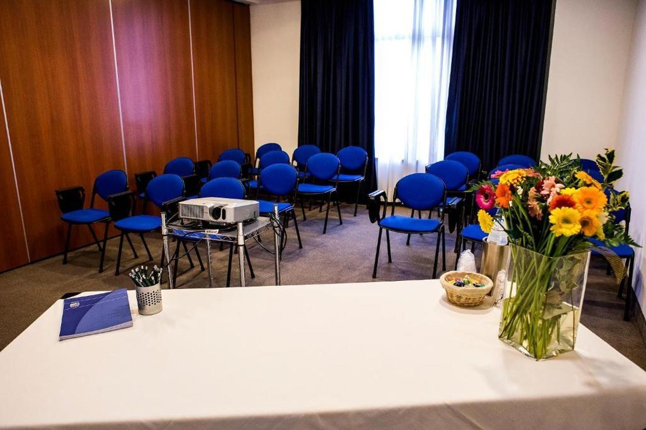 Mh Hotel Piacenza Fiera Екстериор снимка