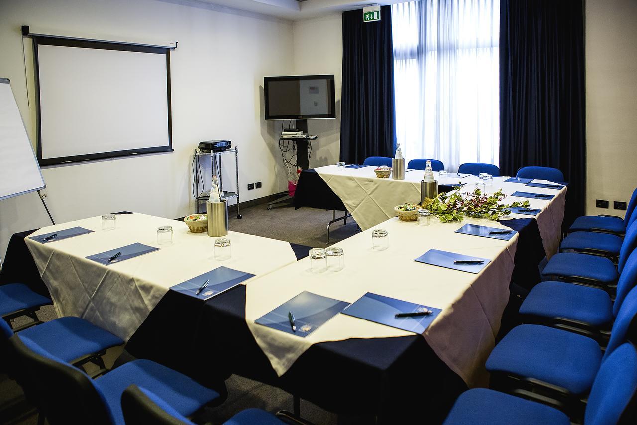 Mh Hotel Piacenza Fiera Екстериор снимка