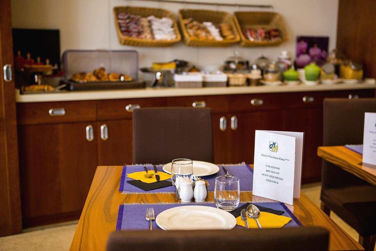 Mh Hotel Piacenza Fiera Екстериор снимка